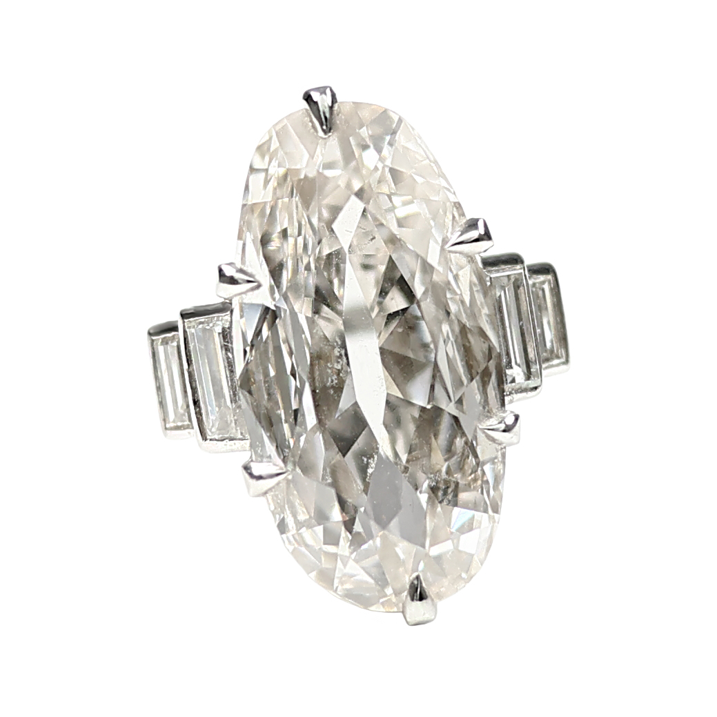 Single stone oblong cut diamond ring